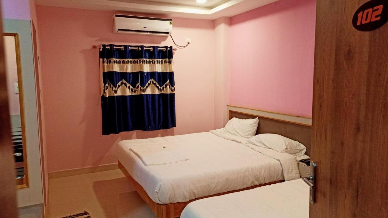 Aarthi Residency Hotel Kāraikkudi Buitenkant foto